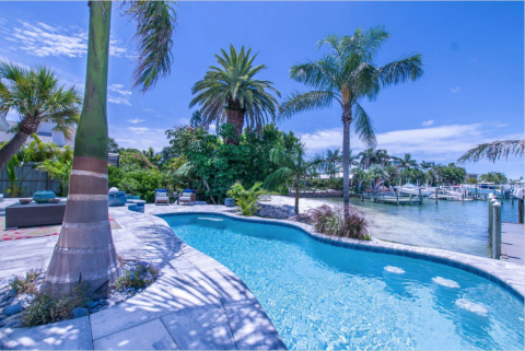 Landmark Pool on St Petersburg Home Beach